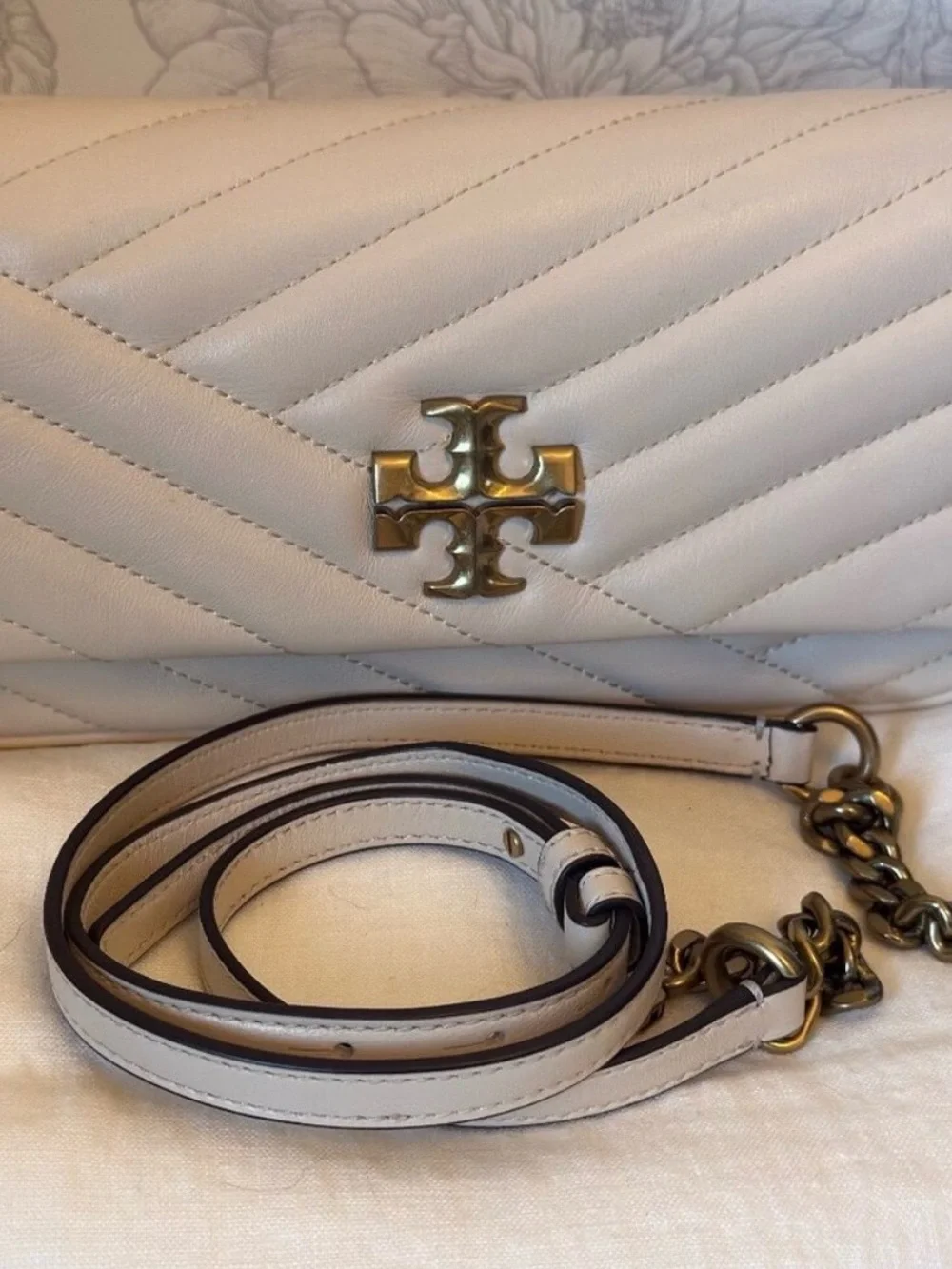 Tory Burch Kira Chevron Crossbody | Women's | Cream